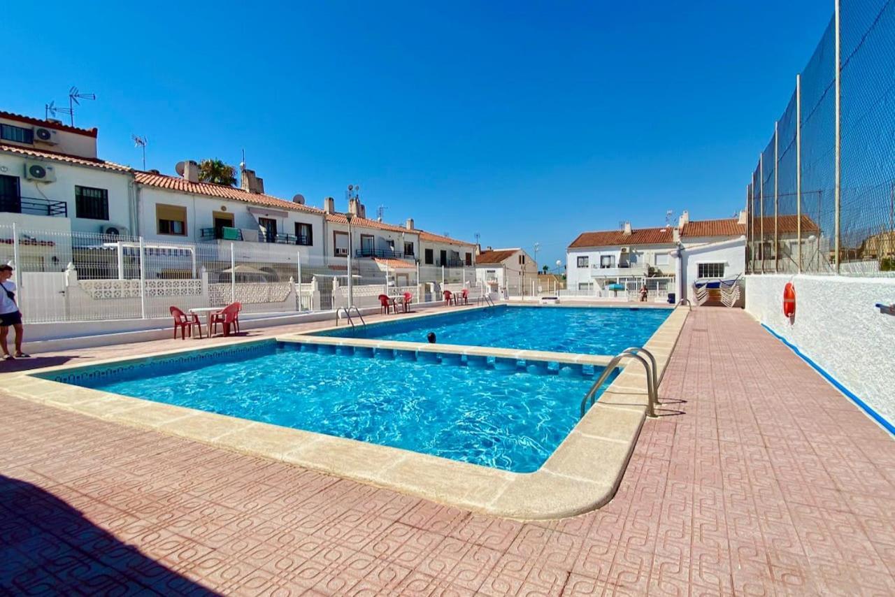 Costa Blanka Resident Apartman Torrevieja Kültér fotó